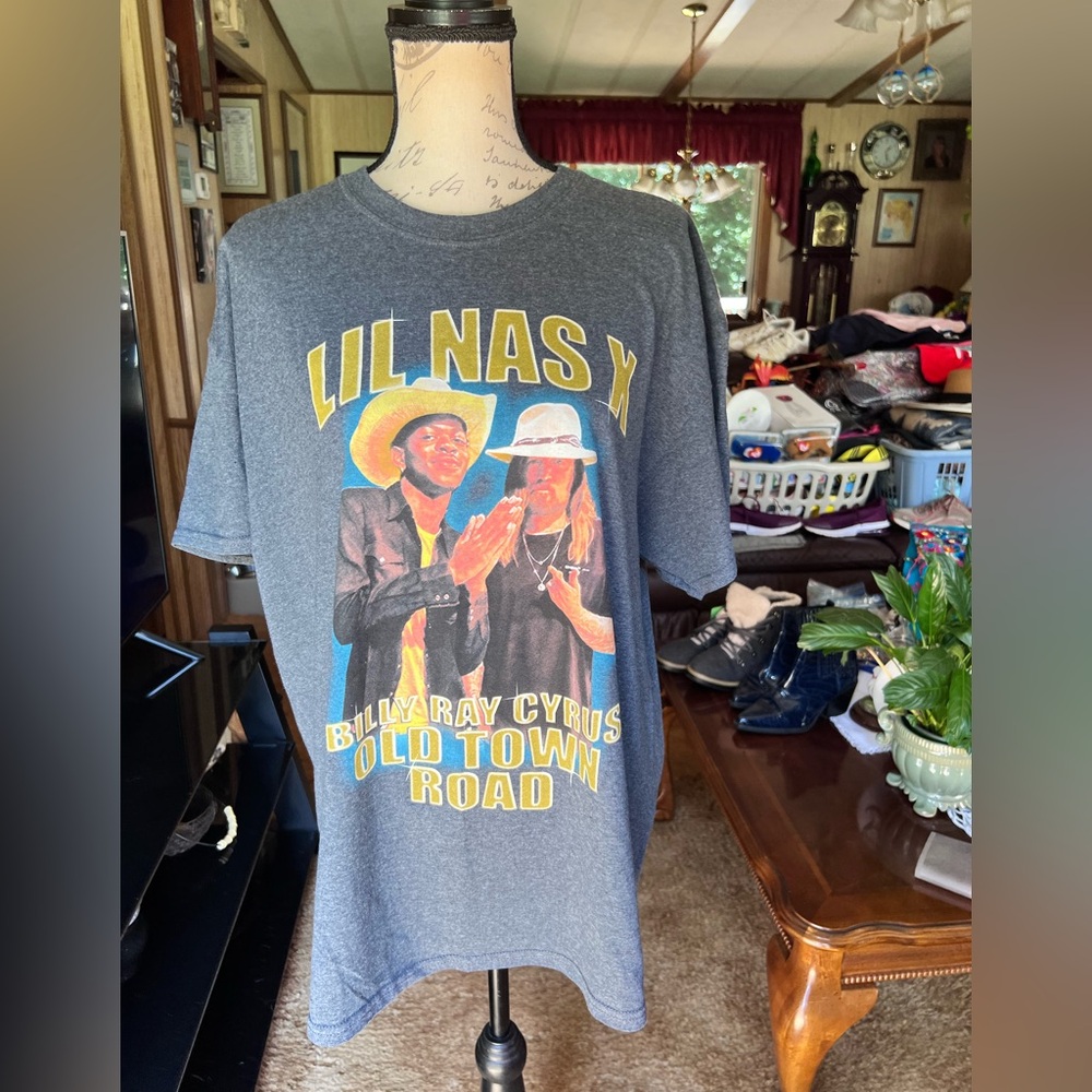 The thread shop mens Lil Nas X Billy Ray Cyrus Old Town Road Rap Tee.